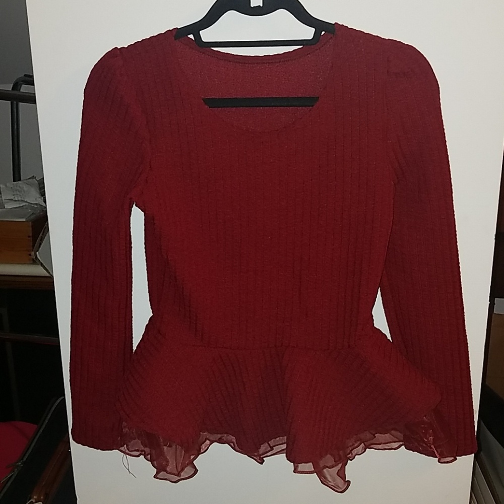 NWOT Beautiful maroon peplum sweater